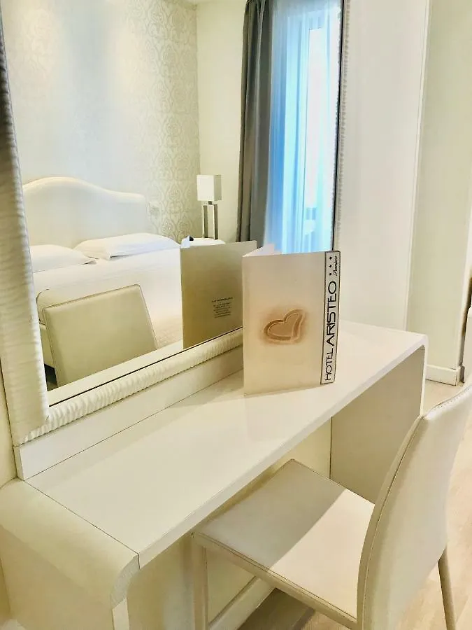Hotel Aristeo Rimini 3*,